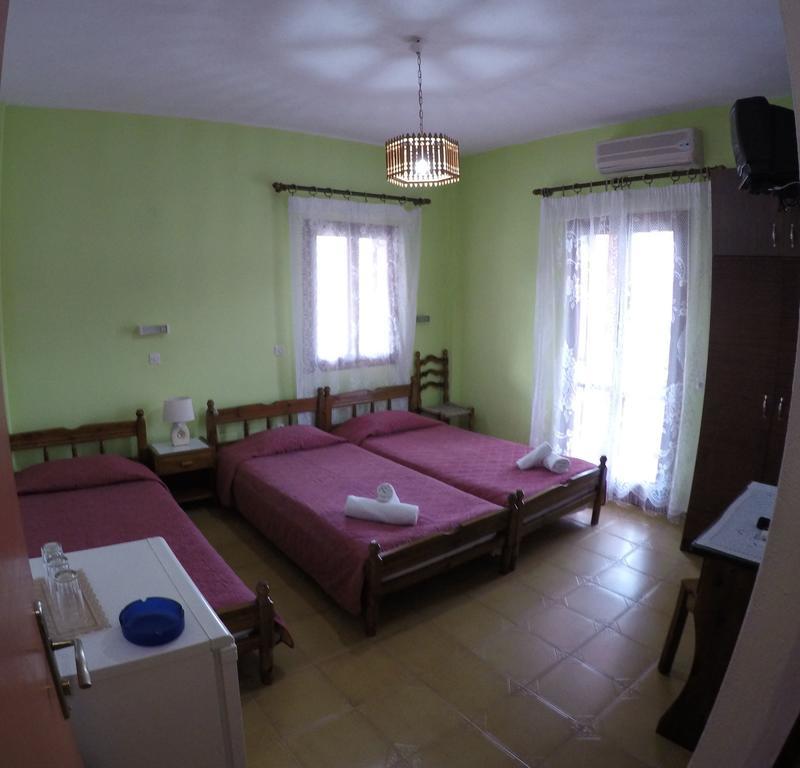 Christina Pension Karterados  Oda fotoğraf