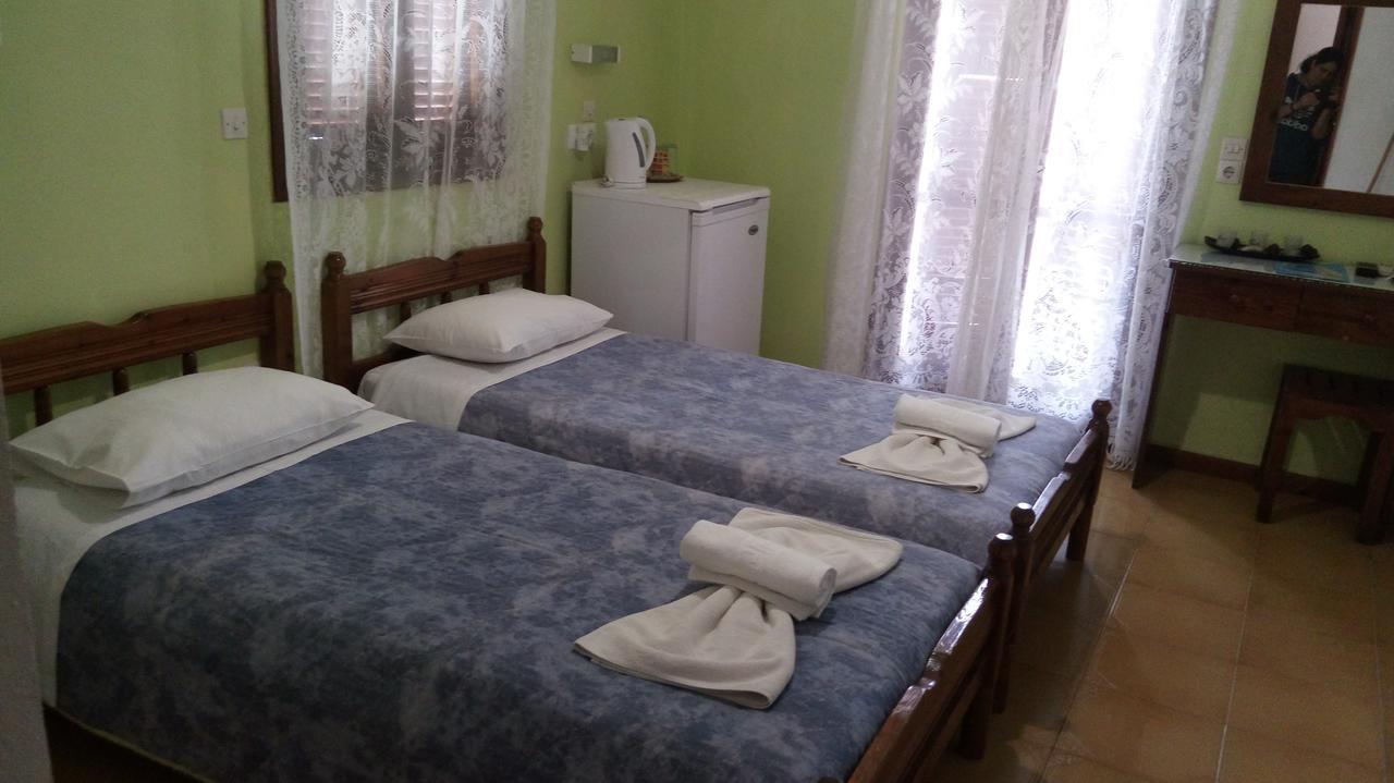 Christina Pension Karterados  Dış mekan fotoğraf